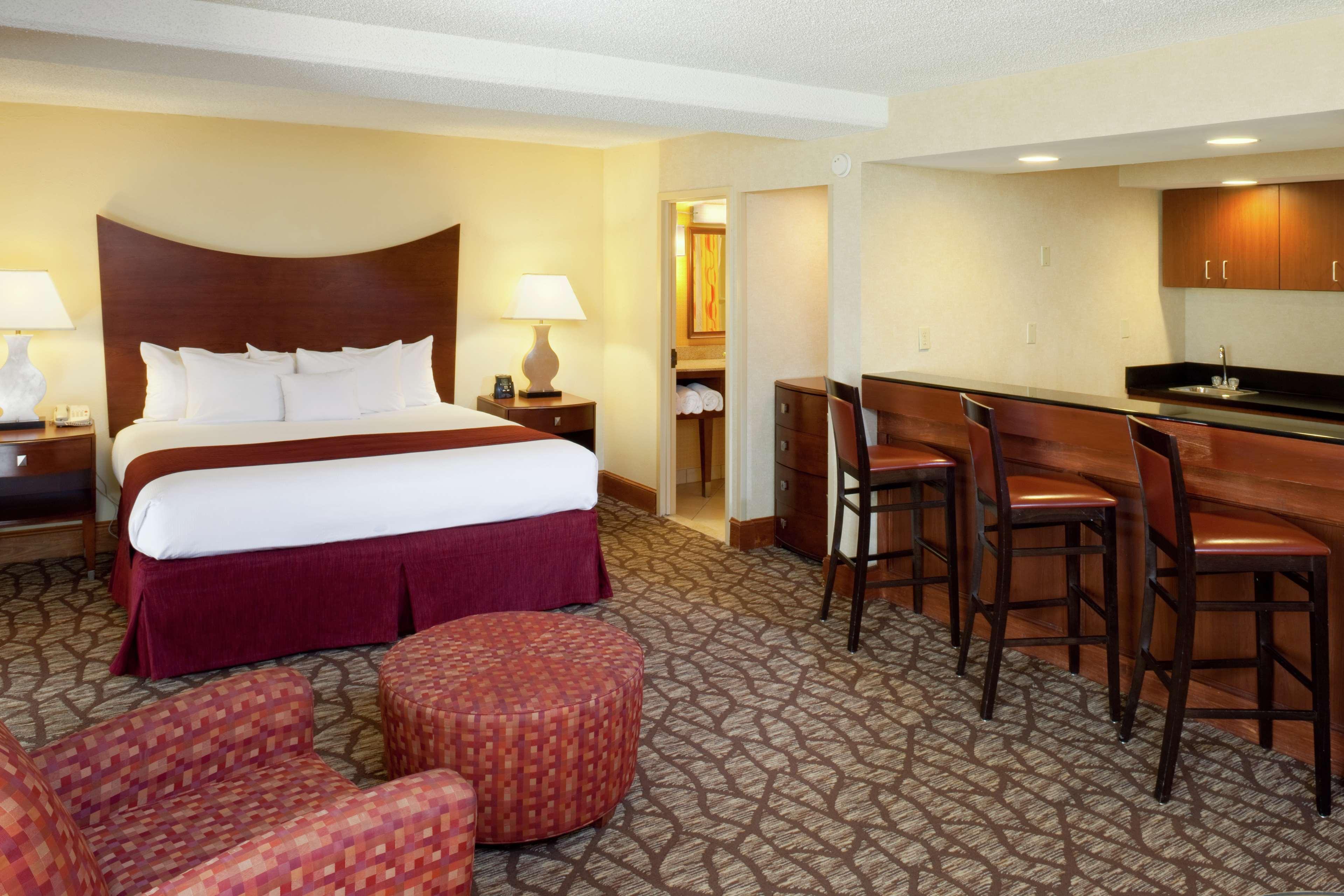 Doubletree By Hilton Murfreesboro Hotel Room photo